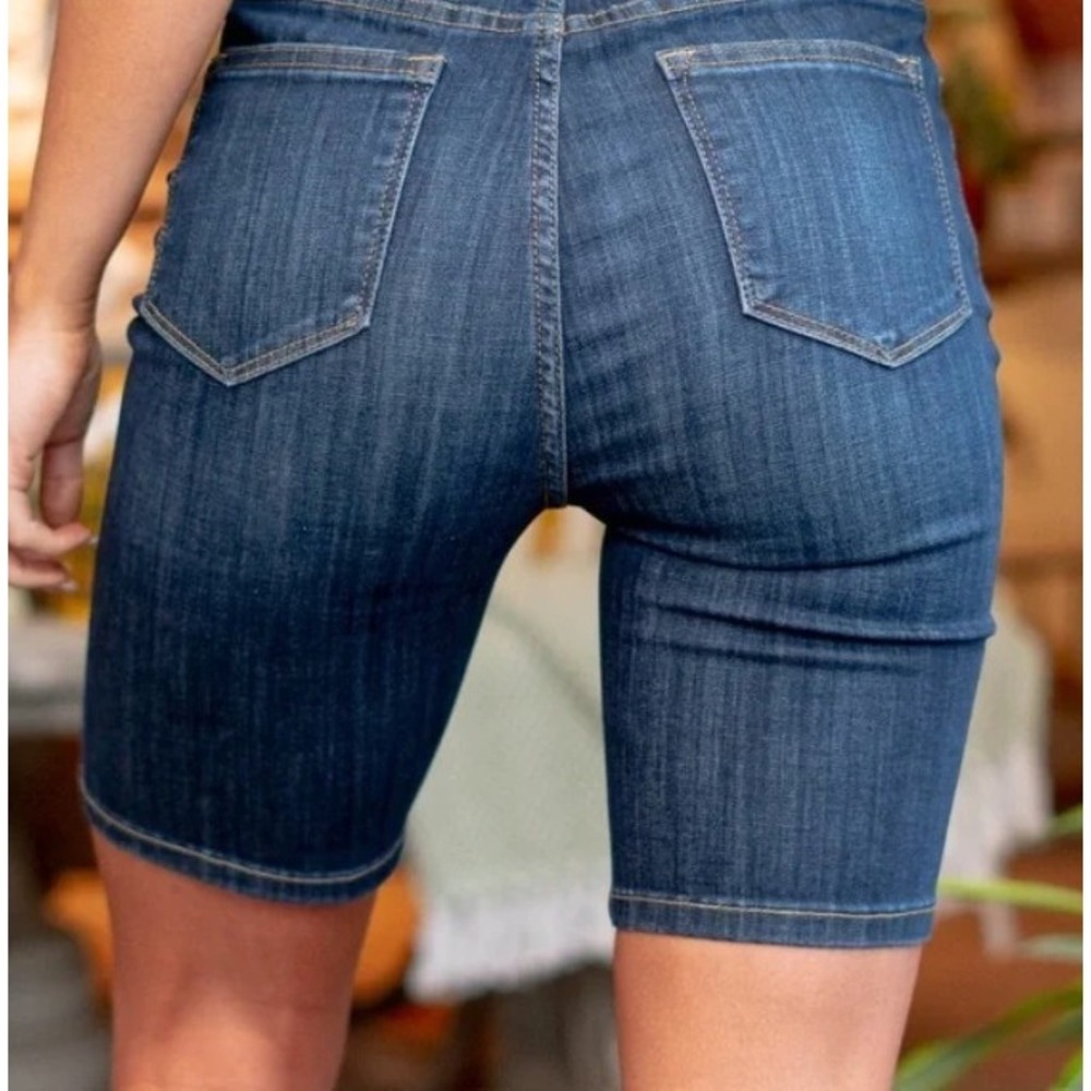 Judy Blue Pull On Biker Shorts Jorts Stretch Dark Wash High Rise Preppy Casual L